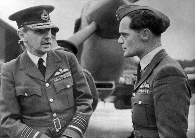 德军为什么错失了登陆英国本土的机会？58岁空军司令拒绝援助法国