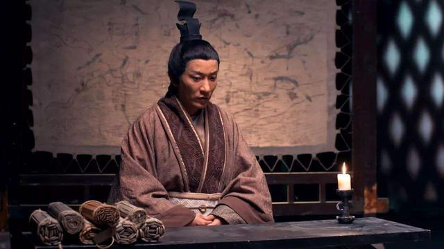 他公开反对刘备称帝，满腹才华被埋没15年，诸葛亮死后才得以翻身