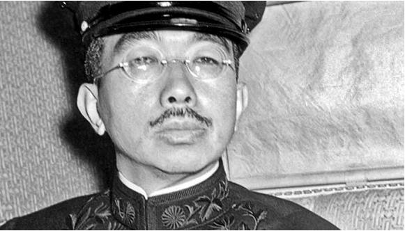 二战之后，日本天皇被问为何不刨腹自尽，他回答了四个字
